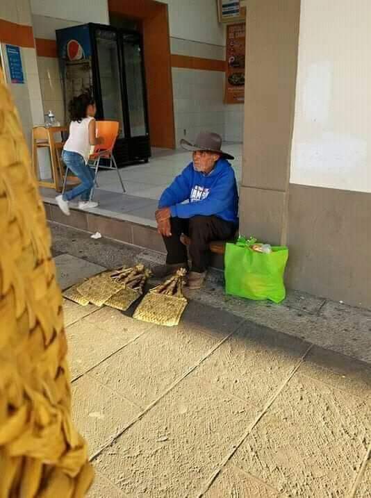 luzyolanda09's tweet photo. Que fácil es decir quédate en casa!
México no es aeuropa, aquí si no trabajas no comes y no todod vamos en el mismo barco, la mayoría está tratando de sobrevivir a ésta triste realidad! 😭😭😭 https://t.co/OLJxtruP87