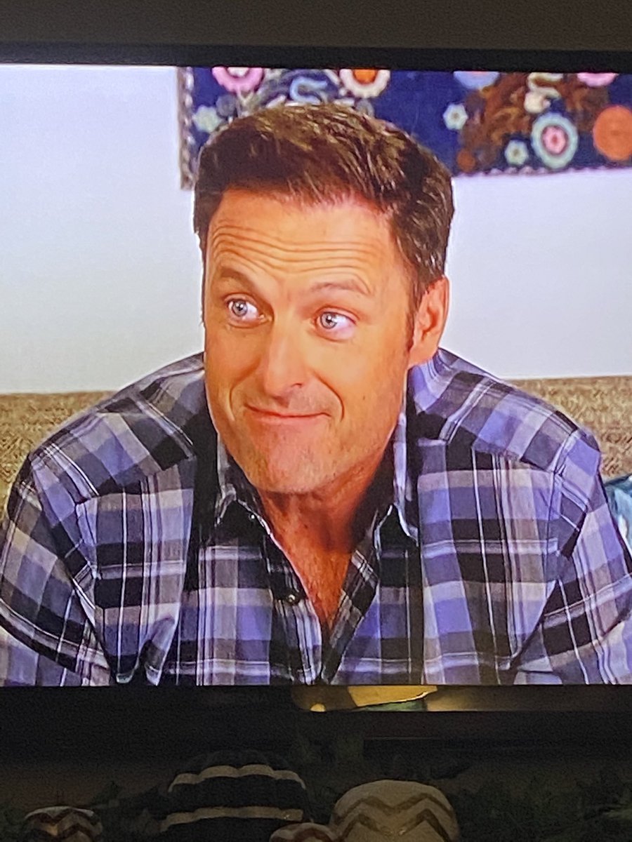 crabcakess420's tweet photo. i bet chris harrison was the one that requested to kick clare off the show #bachelorette https://t.co/YiFdKksLrF