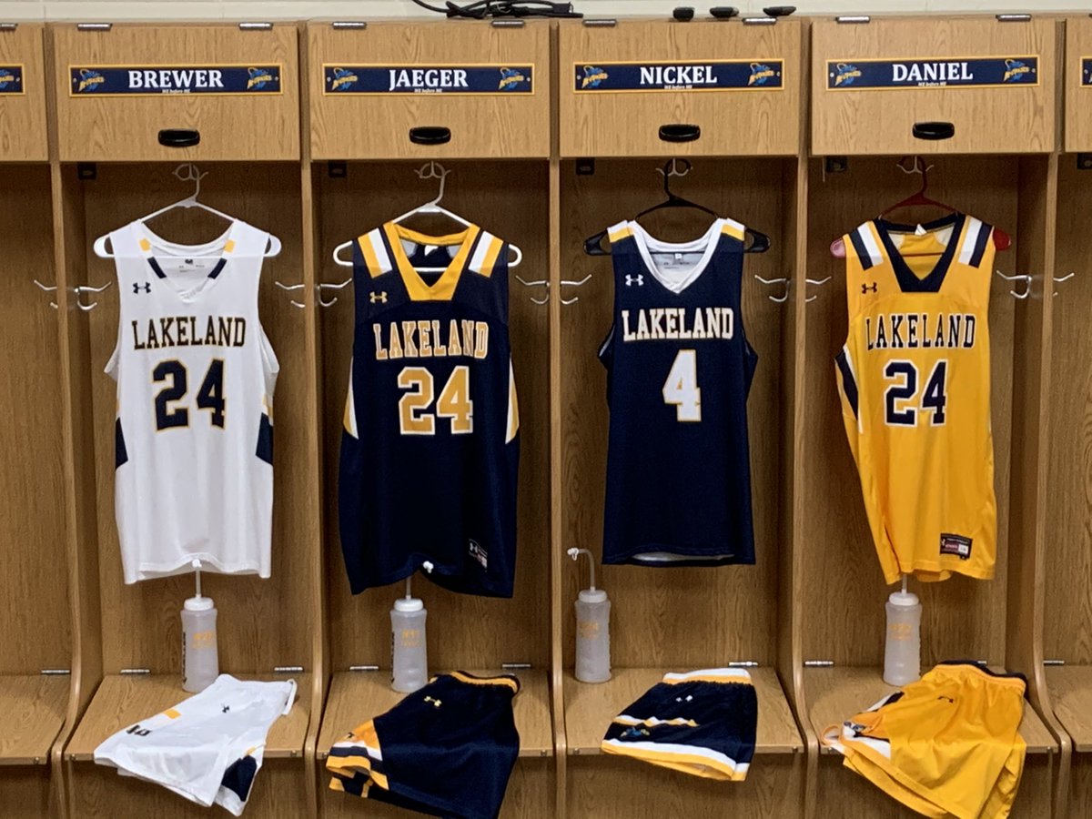 SawyerYoder's tweet photo. Blessed to receive an offer to play basketball Lakeland University! @CoachSchroeder5 https://t.co/C9wCglFxqU