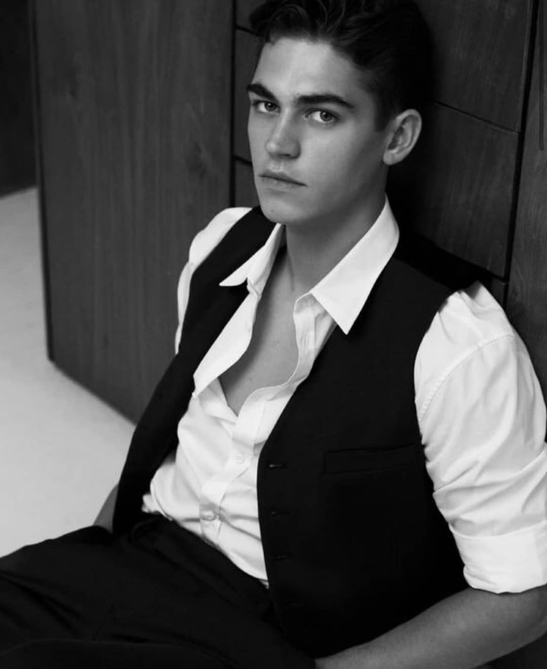 Happy birthday to this man and this man only 

hero fiennes tiffin 