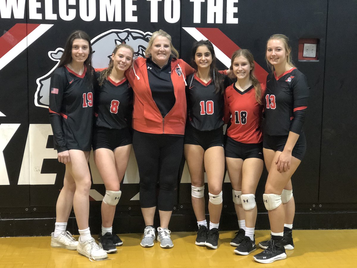 fhsvball3's tweet photo. Game 1 is in the bag! FHS bulldogs won 3 sets in a row. We are super proud of these girls.  @fhsvball3 #fhsvolleyball #fhsfhsbulldogs. https://t.co/kNDlq0OhAt