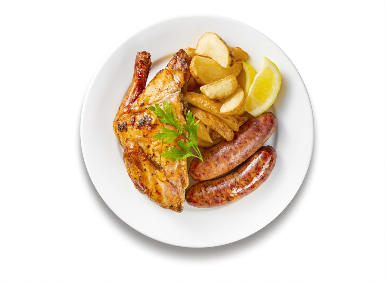 Ikea Tokyo Bay 公式 クリスマスや年末年始が近づくこの季節 平飼いチキンを使ったおいしい料理がイケアレストランに登場 骨付き肉を豪快に揚げたチキンアンドチップスや ジビエソーセージとロティサリーチキンのプレートはボリューム満点 家族での