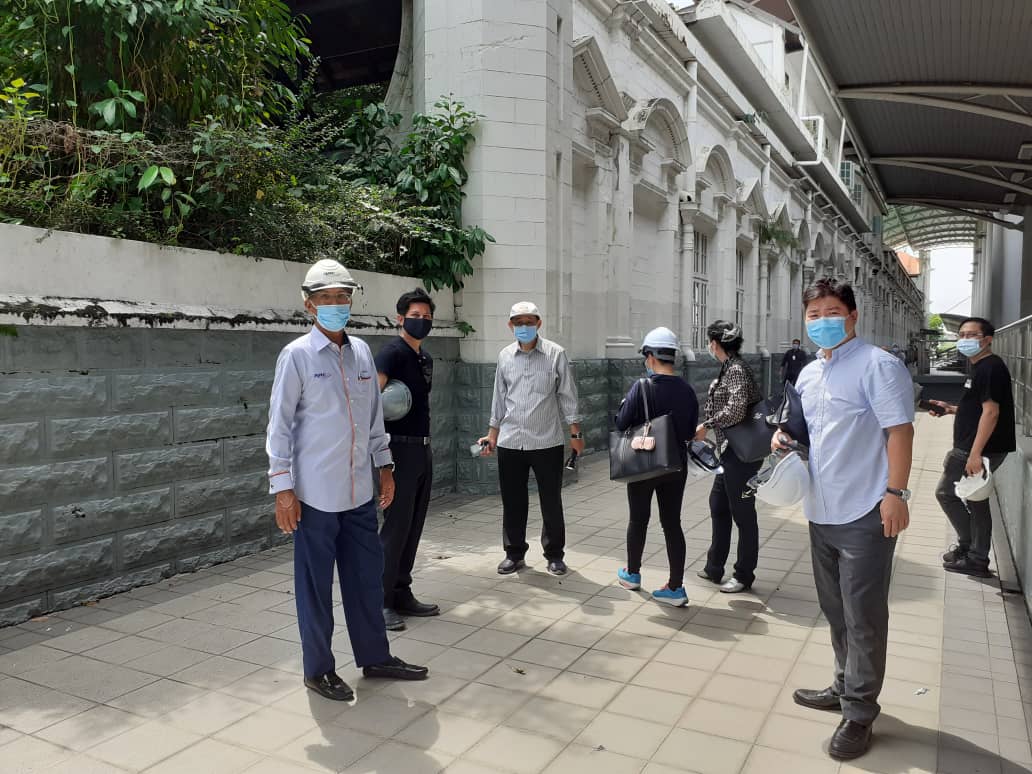 RailwayAssetsMy's tweet photo. Lawatan Peng Besar @RailwayAssetsMy En Adam Abu Hanipah @adamrac4 ke Hotel Majestic di Stesen Keretapi Ipoh bagi meninjau cadangan pbangunan hotel tersebut oleh Majujaya Hebat Sdn Bhd.
Apabila siap kelak, hotel ini bakal dikenali dgn nama Hotel Grand Majestic.
#iconicproject https://t.co/ic7GKZ5VYZ