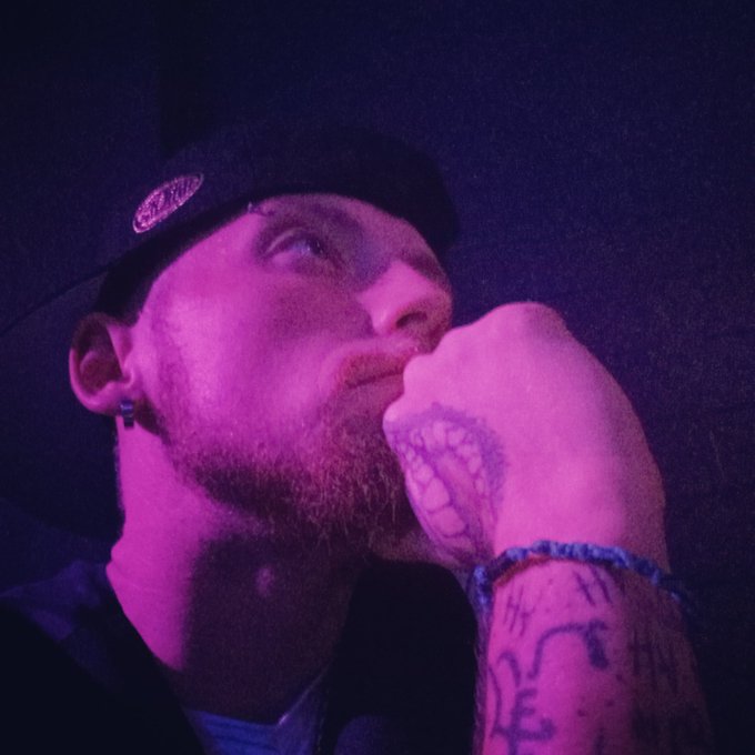 Hmmmmmm so anyone looking for a trans fetish model? Or trans gogo boy? I travel https://t.co/xqRR9gD