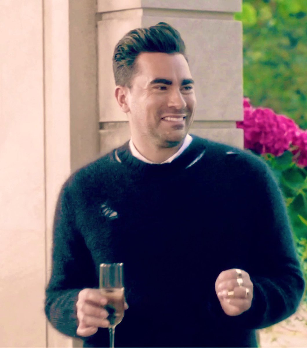 clrmontreyqs's tweet image. here’s david rose smiling to cleanse the tl since we all really need it right now