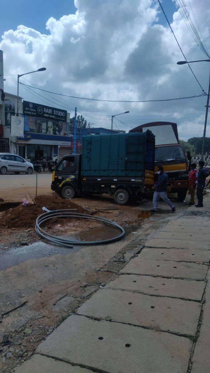manishrj's tweet photo. The state of affairs of Thanisandra main road. The North Bangalore MP and MLA's apathy for this region. 
#BBMP #TV9Kannada https://t.co/CVhQ9wAO9g