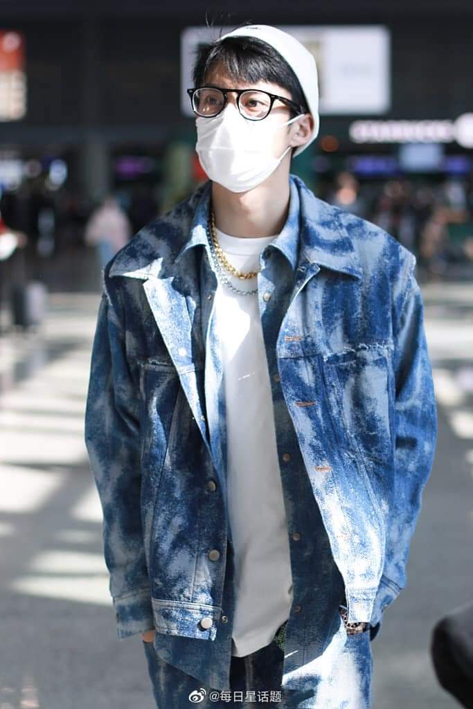 inthuoon5855's tweet photo. ใส่เงินให้เรียก น้อง
ใส่ทองให้พี่เรียก พี่ 
#DylanWang  #WangHeDi https://t.co/46JREGVEk7