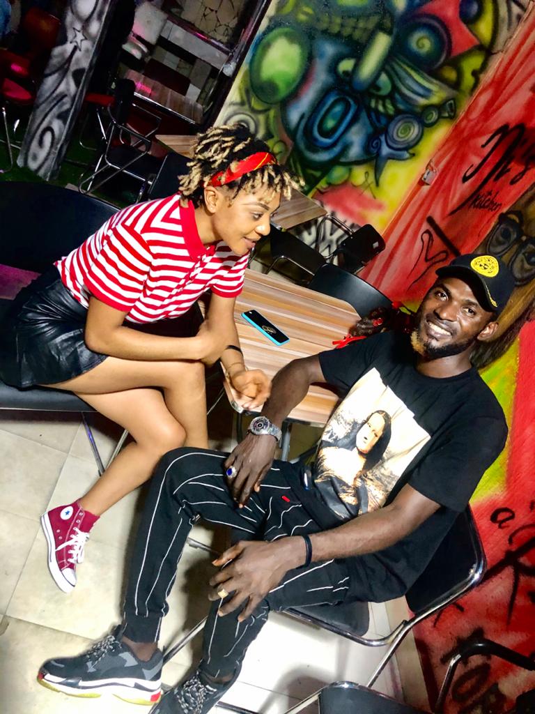 BROWNPOPSY3's tweet photo. We outchea at @ Ni's kitchen 
With Claire and @bachablanche 
#Popsynation
#EndAnglophoneCrisis https://t.co/ap845VyrMN