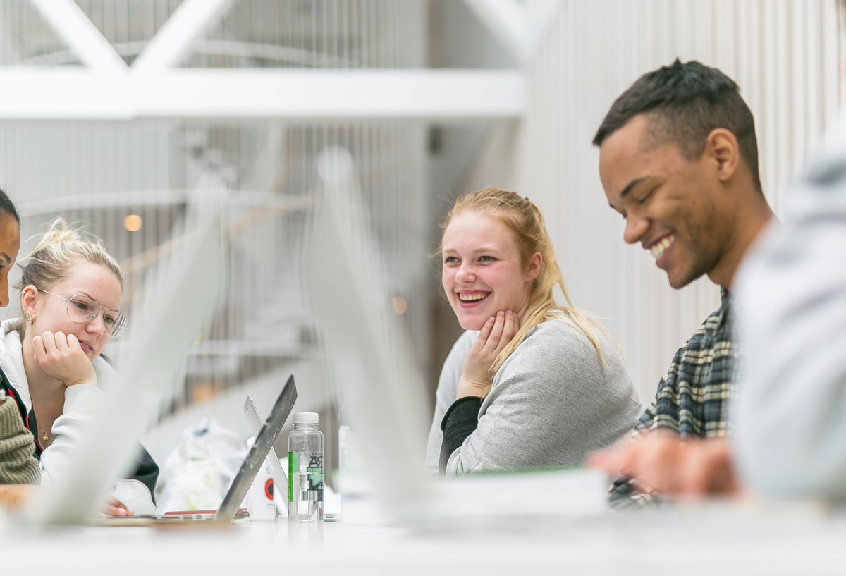 rkh_official's tweet photo. Nu är studentbarometern utskickad till Röda Korsets Högskolas studenter! Det är en undersökning där våra studenter  har du möjlighet att berätta om hur de uppfattar studier, miljön och stödet vid högskolan https://t.co/KEIjJQIlfL #rödakorsetshögskola #studentbarometer https://t.co/yeXkTbu0NQ