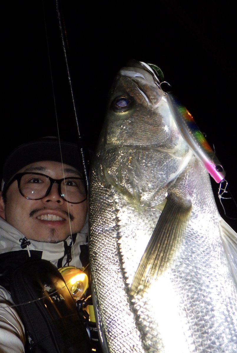 i_01222's tweet image. 試投会後の釣行の続き😊

オカッパリ後はポイントを移動してウェーディングへ‼️
表層では反応がなく、中層からボトムを流してなんとか連発😍

続きはブログで😊
【fimo】
fimosw.com/u/nyakky/gmjgm…

#fimo
#fimoブログ
#シーバス
#東京湾奥
#ウェーディング
#ima
#apia
#釣り好きな人と繋がりたい