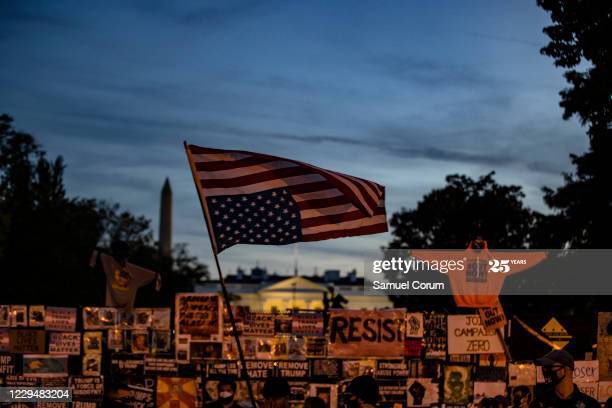 Stars &amp; Stripes across the US today: <a href="/spencerplatt1/">spencer platt</a> in Harrisburg, <a href="/courtneypedro/">Courtney Pedroza</a> in Phoenix, Ethan Miller in North Las Vegas &amp; <a href="/corumphoto/">Samuel Corum</a> outside the White House.  #Election2020 <a href="/GettyImagesNews/">Getty Images News</a>