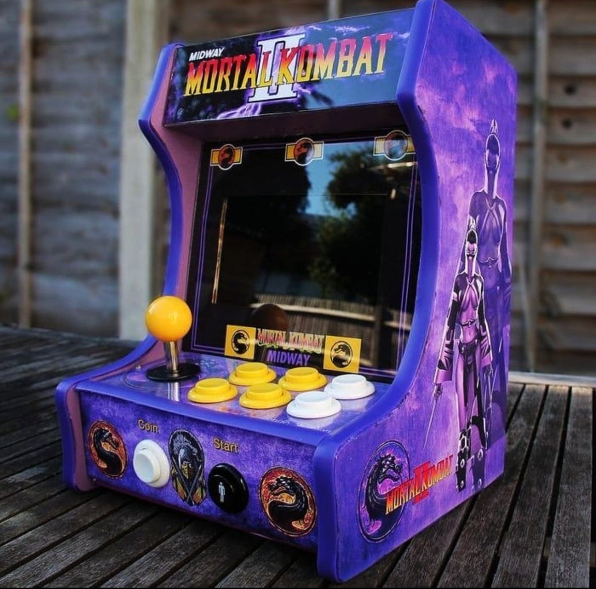 AGeeklar99's tweet image. Lo necesito en mi vida 😍 #MortalKombat2 #MiniArcade
