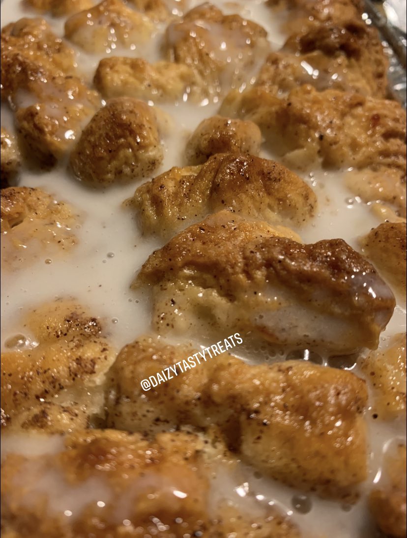 Dasha_penn's tweet photo. 🤤Monkey Stuffed Cinnamon Apple Bread 🤤#foodporn #Desserts #STL #showmestate #daizytastytreats 🔥🔥🔥🔥🔥 https://t.co/Saks4ZMqIP