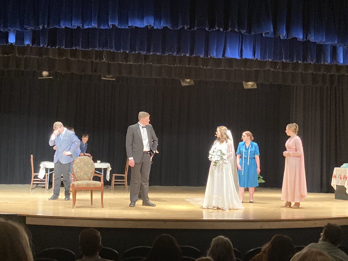 Ogden_Bulldogs's tweet image. Our kids are talented...and quite funny 😂. Still two more nights to catch the OHS production of Father of the Bride. Great job, all! #OneOgden