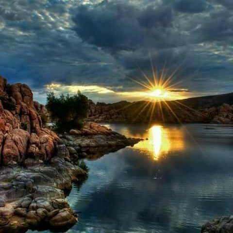 HunteBoy3's tweet photo. sun light https://t.co/IClOotErY3