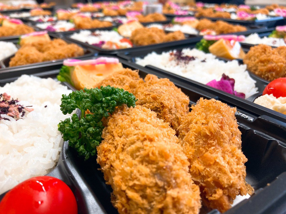 9014C's tweet photo. こんにちは！
岡崎市の味波(味波)です🙋‍♀️

2020/11/6(金)
【本日の日替わり弁当】
★カキフライ★

お手ごろ価格のお弁当、お惣菜もあります🥰

#おかざき農遊館 
#幸田憩の農園 
#岡崎シビコ地下一階
#グリーンセンター長瀬
#わくわく広場アピタ岡���北店
にてお買い求め頂けます！ https://t.co/qJhCElLrQ0