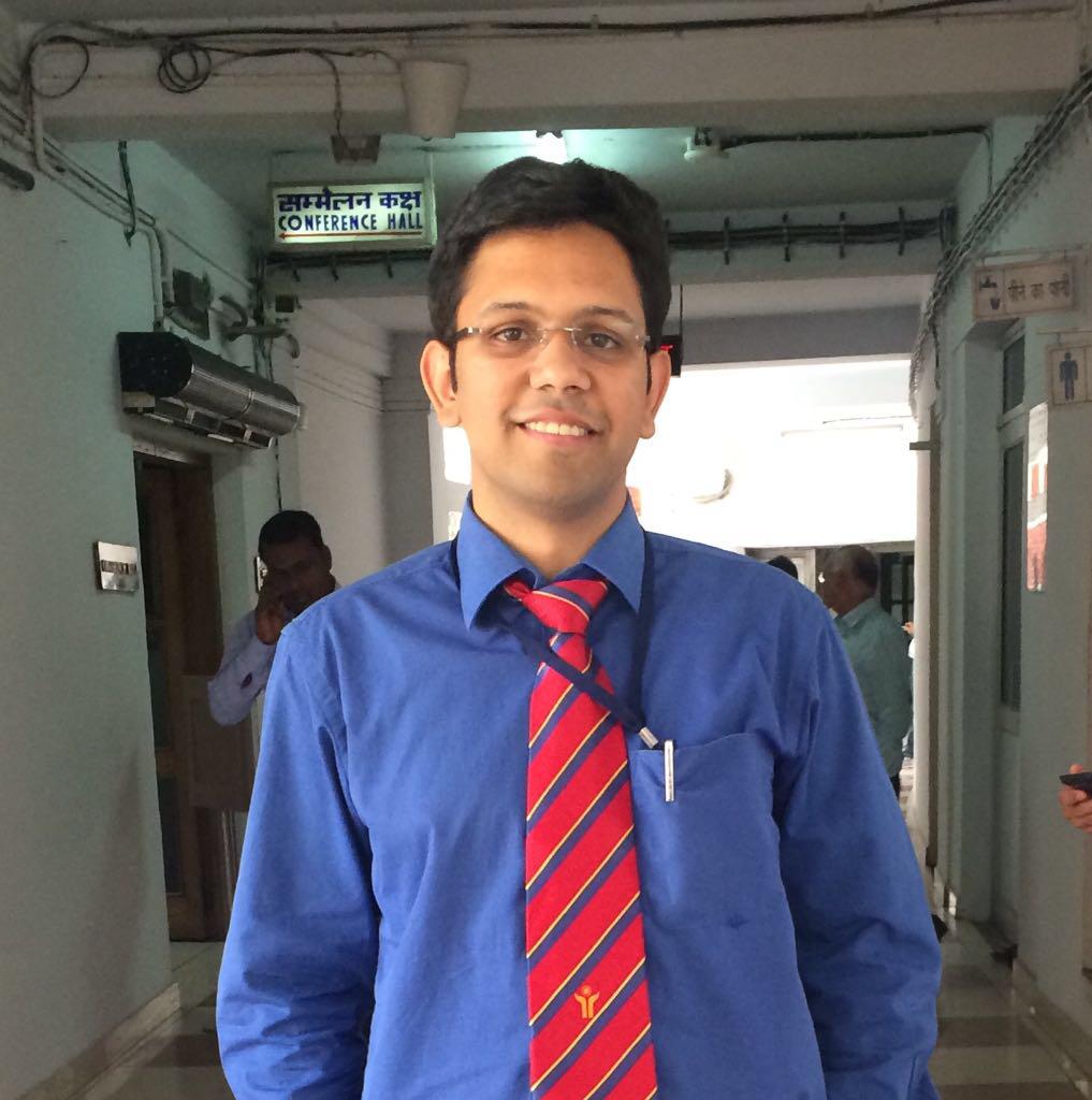 Meet Shri Samarth Gupta #IRTS, recipient of prestigious 🎉 #RailwayNationalAward2020🚂

He spearheaded critical projects in <a href="/CPRONCR/">North Central Railway</a> like Yard Re-modeling &amp; EIectronic Interlocking as well as setup of First Centralised Train Control (CTC) at Tundla.
#IRTSMovingIndia #MRAward2020