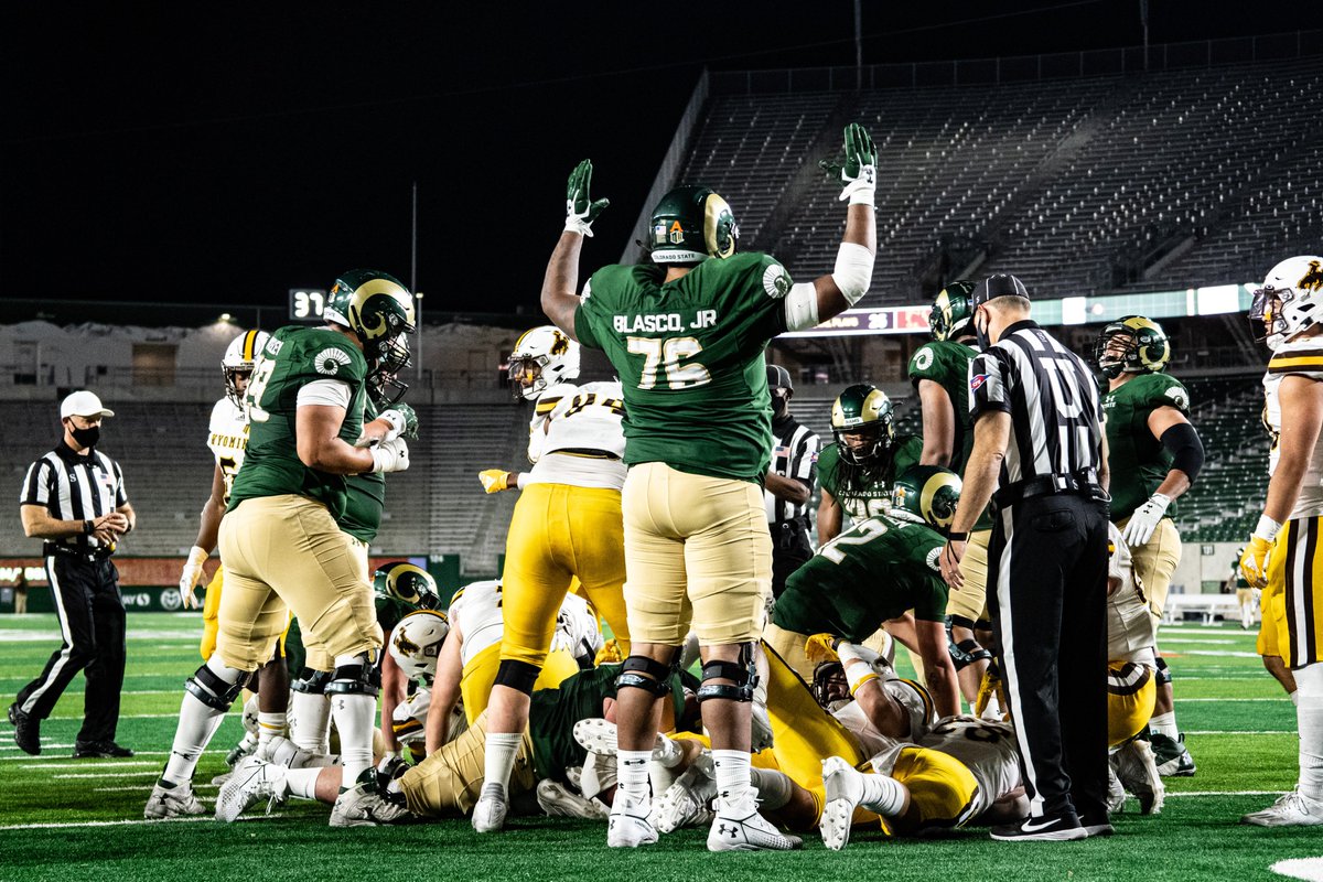CSUFootball's tweet photo. 📸 Touchdown Frames

On the drive, @oneandonlyPOB goes for 49 thru the air &amp; 10 on the ground including the 1-yard plunge to end it. https://t.co/HzluBSTwb4