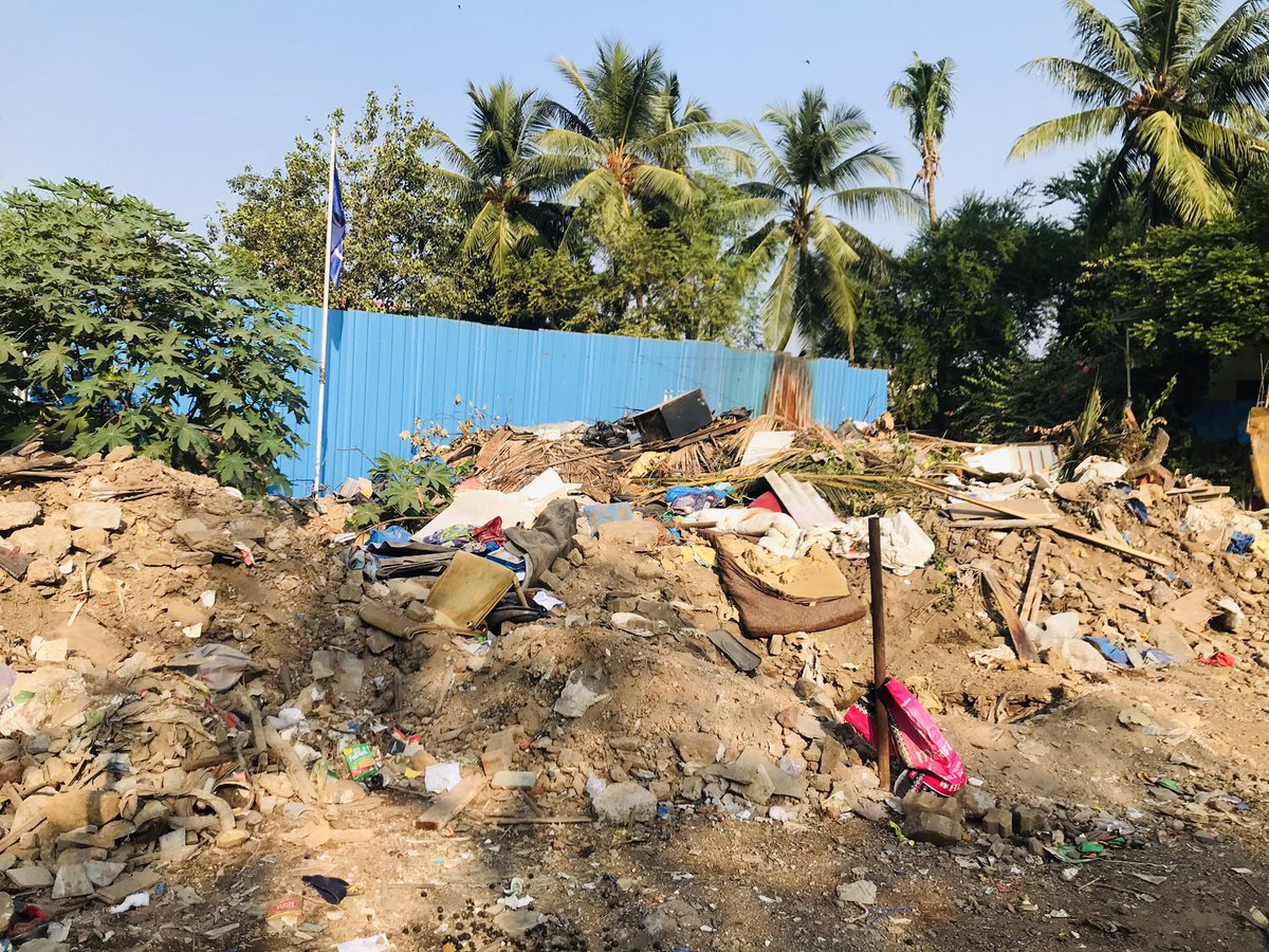 gloryboyzsport1's tweet photo. Lot debris been dumped here near garbage area need BMC help to clean this out we have maintained this ground by spending from our own pocket 9867549849 #saveground @MySwachhMumbai @mybmc @mybmcWardKE @MCGM_BMC @ANI @PTI_News @Batman81524642 @scarface4ya https://t.co/nyFQge41J1 https://t.co/AplTYposv9