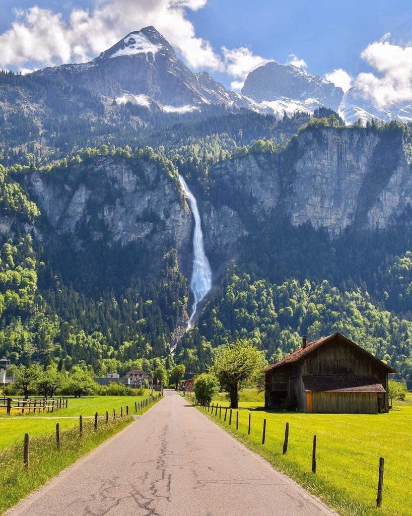 IsskndarAriffin's tweet photo. Switzerland 🇨🇭 : The heaven on earth  💚🌎 https://t.co/YtD1HrorIy