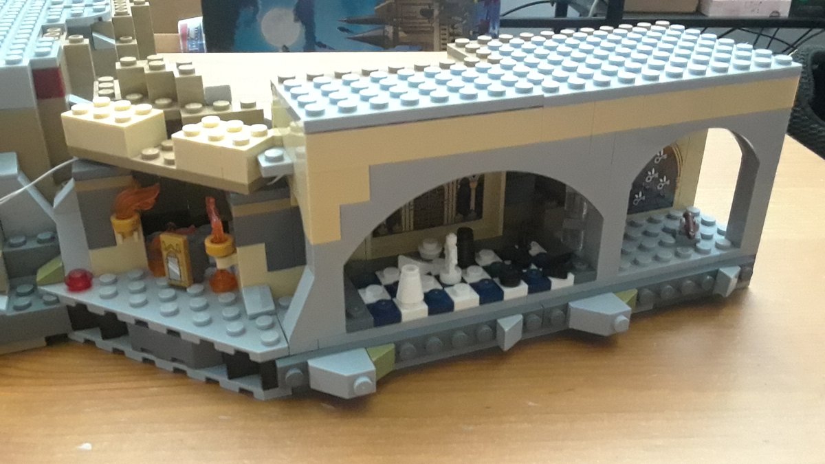 superfluffyyeti's tweet photo. Lego Hogwarts Castle Build - steps 26 &amp; 27 completed with lighting. #Lego #HogwartsCastleBuild #lelightgo #lightailing #amazing https://t.co/U2X6R5yEkq