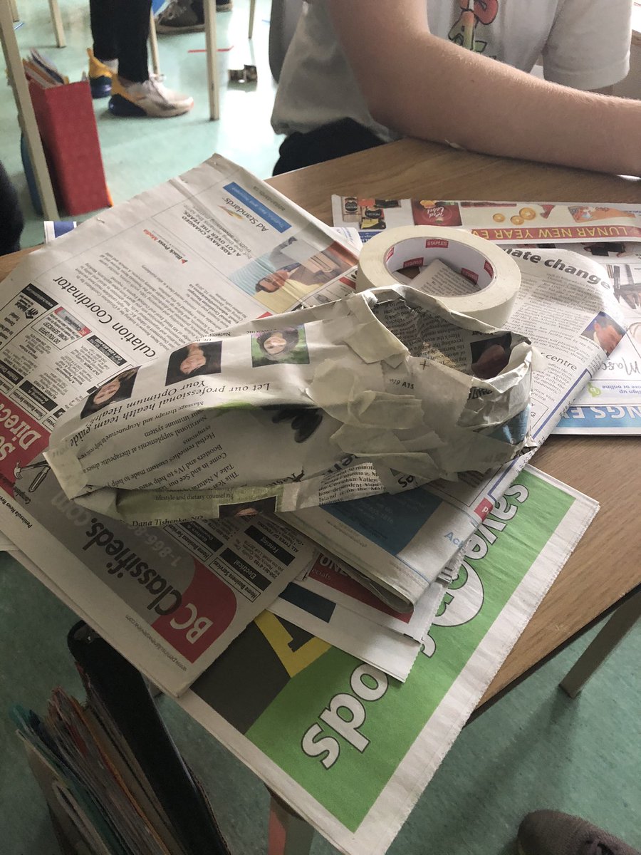 MissLowPCS's tweet photo. Did some shoe making in class today! #yyjlearning #mypcs #PCSlearns #teamwork #STEM https://t.co/y9ox8nDlHI