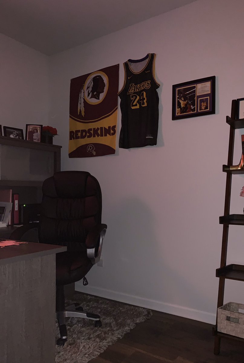 MannyChokuba's tweet photo. This is where I record the podcast(s) #BackrowRedskins #TSWM https://t.co/pSmScaQ0wK