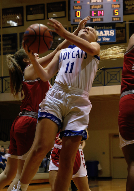 TheManiacHiker's tweet photo. Girls Basketball-North Harrison 61, Jeffersonville 54....NH's  Ali Saunders and Diana Burgher 19 each, Skylie Burns 15...Jeff's Aija Estes 16, Sophia Reese 15...NH 1-0, Jeff 1-1... https://t.co/z1tAzmdXuL
