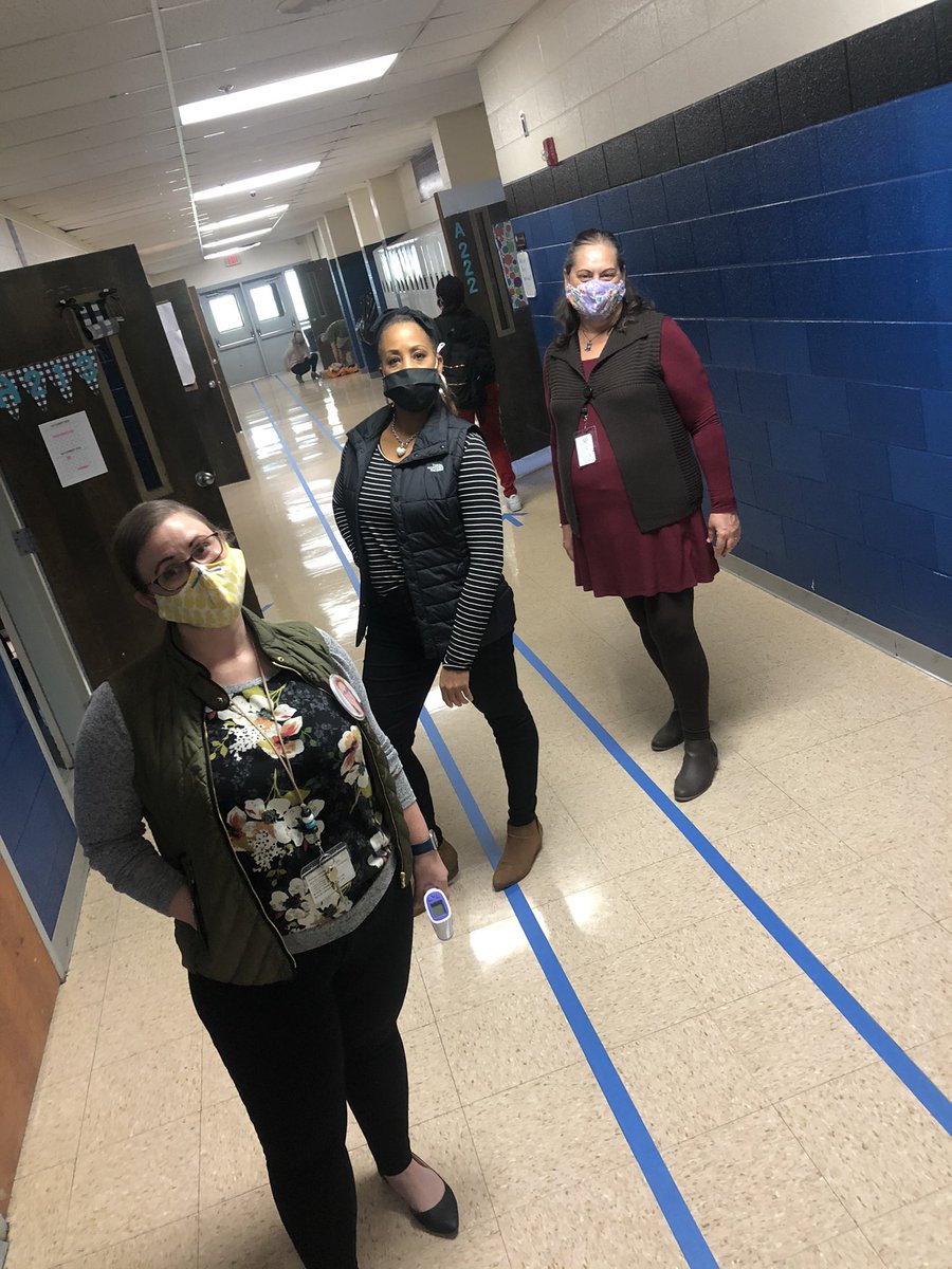 #vesties #theVESTdayoftheweek #LHSthemedthursday #TheVestisyettocome <a href="/lavergnestuco/">LHS Student Council</a> <a href="/LHSintheNews/">LaVergne High School</a> @erin_huskey <a href="/carissawonders/">WonderWithCarissa</a> @MsDicus