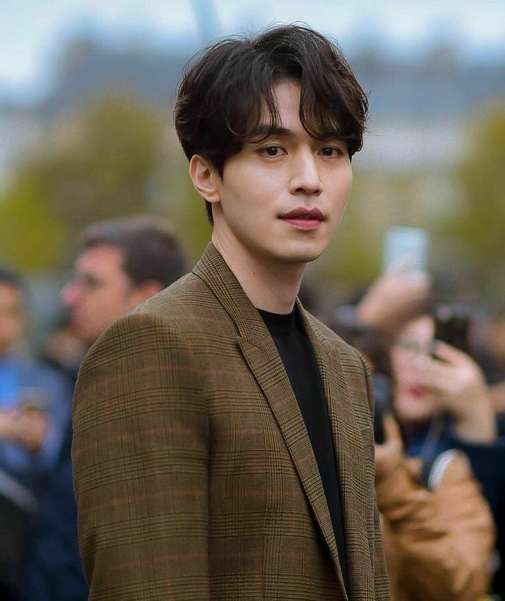 kdramathoughts_'s tweet image. Lee Dong-wook turned 39 today and just look at him aging like fine wine 😩