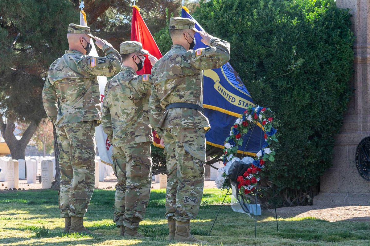 1AD_CAB's tweet photo. This morning, leaders from the Iron Soldier Division paid their respects and participated in a fly-over honoring all those who were a part of the historic operation. 🦅
#SoldierForLife #IronSoldiers #IronEagle #Operation_Torch #AmericasTankDivision #HonorTheLegacy @USArmy https://t.co/M6K7GEyRqj