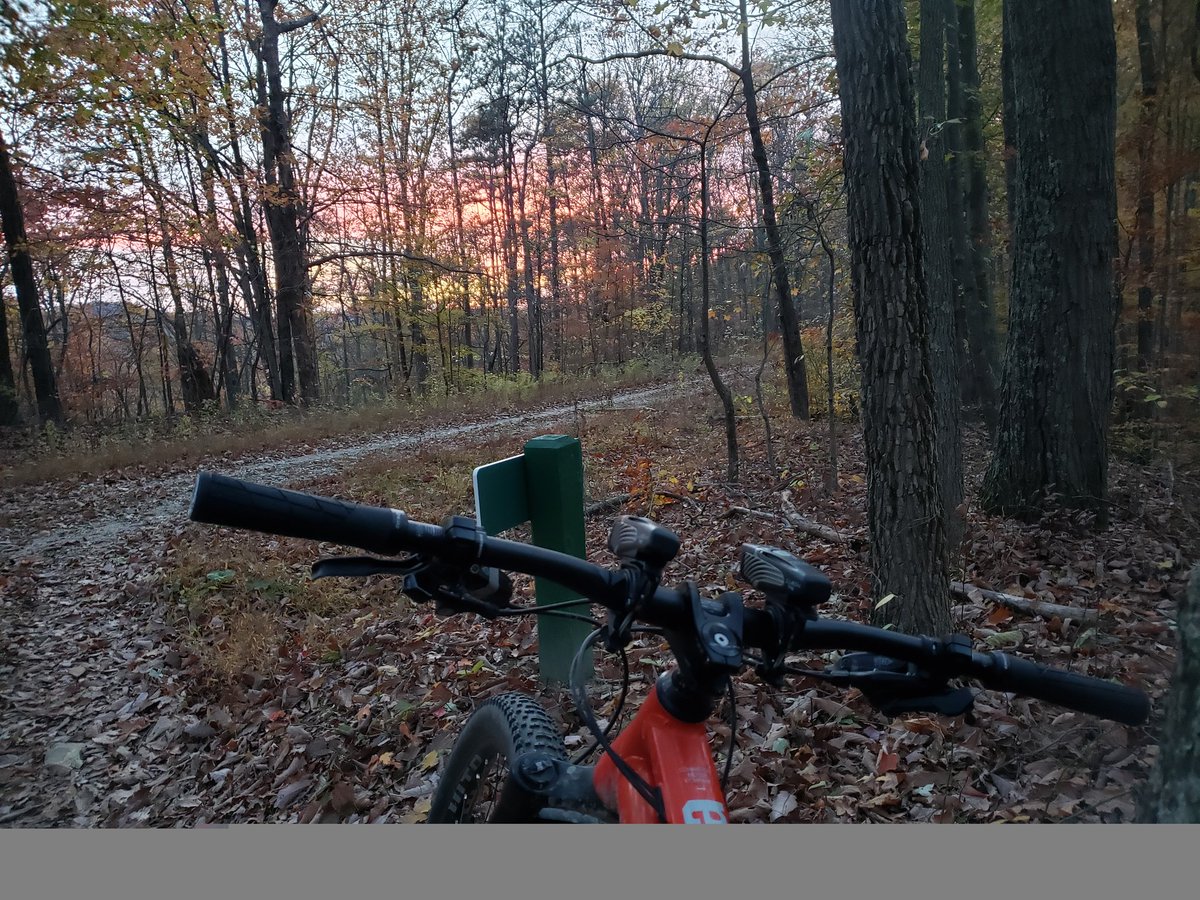 #ridebeer #mtb #sunset #commencalbikes