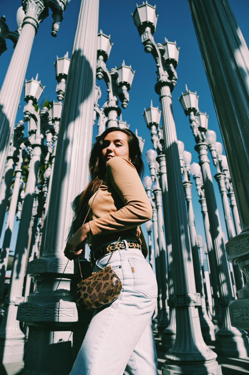 maddijanemusic's tweet photo. Stream butterfly effect while touring art galleries 💖 https://t.co/OOVnNdPSam