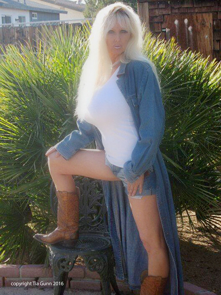 Tia Gunn on Twitter: "tia gunn https://t.co/5wXwVwPT8m" / Twitter