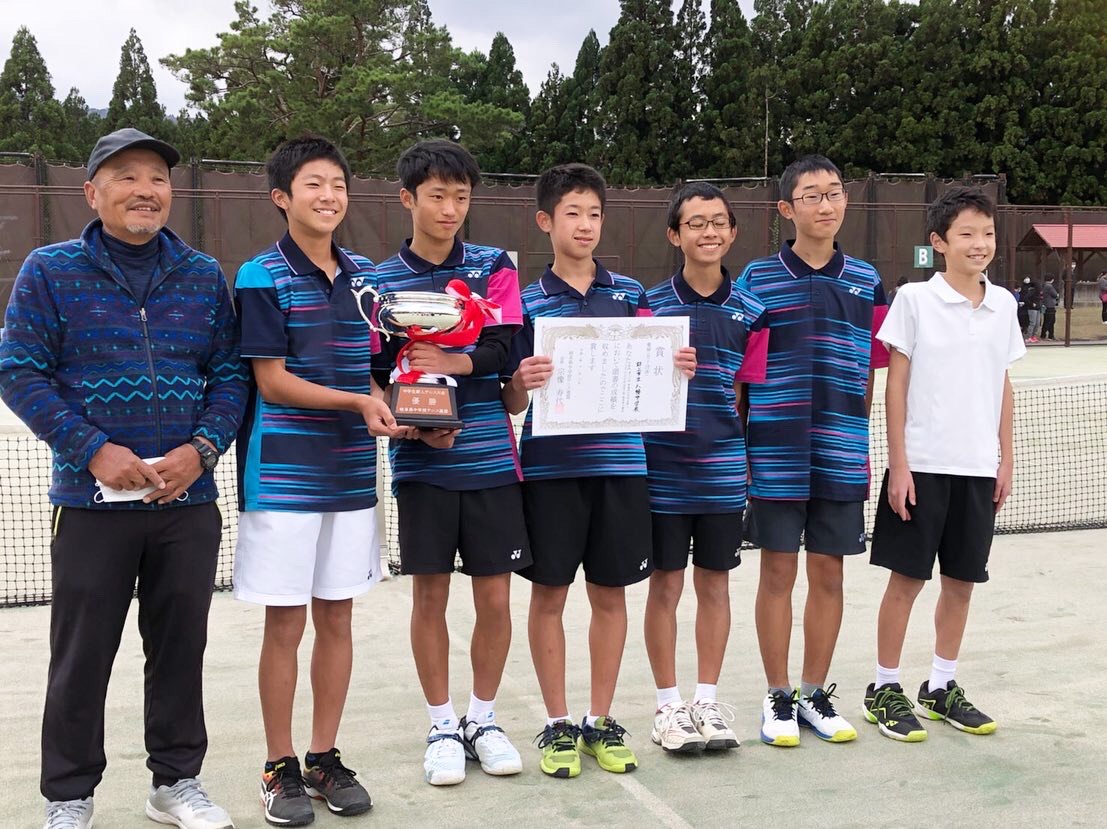 BluesGujo's tweet photo. うれしいお知らせです✨
先日開催された
第20回岐阜県中学校新人テニス大会で八幡中学が男女ともに優勝しました🎾✨

みなさんとても素敵な笑顔です👶🏻💖
これからも楽しく頑張りましょう✨ https://t.co/SEPKI1XAq7