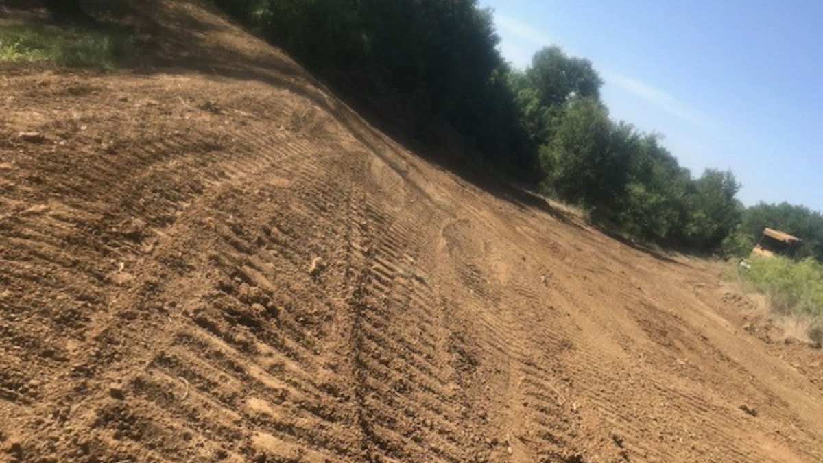 Jptexcavating's tweet photo. #spillwayrepair 👷‍♂️💪🚜🚧

#JPandTExcavating 
#excavationservices #landclearing #drivewaylandclearing #drivewayrepair #excavatingservices #excavatingcompany  #excavationexperts #residentialareas #landacquired #ruralareas #excavationspecialist #excavationcontractor #bastroptx https://t.co/ogJ0sVrgvF