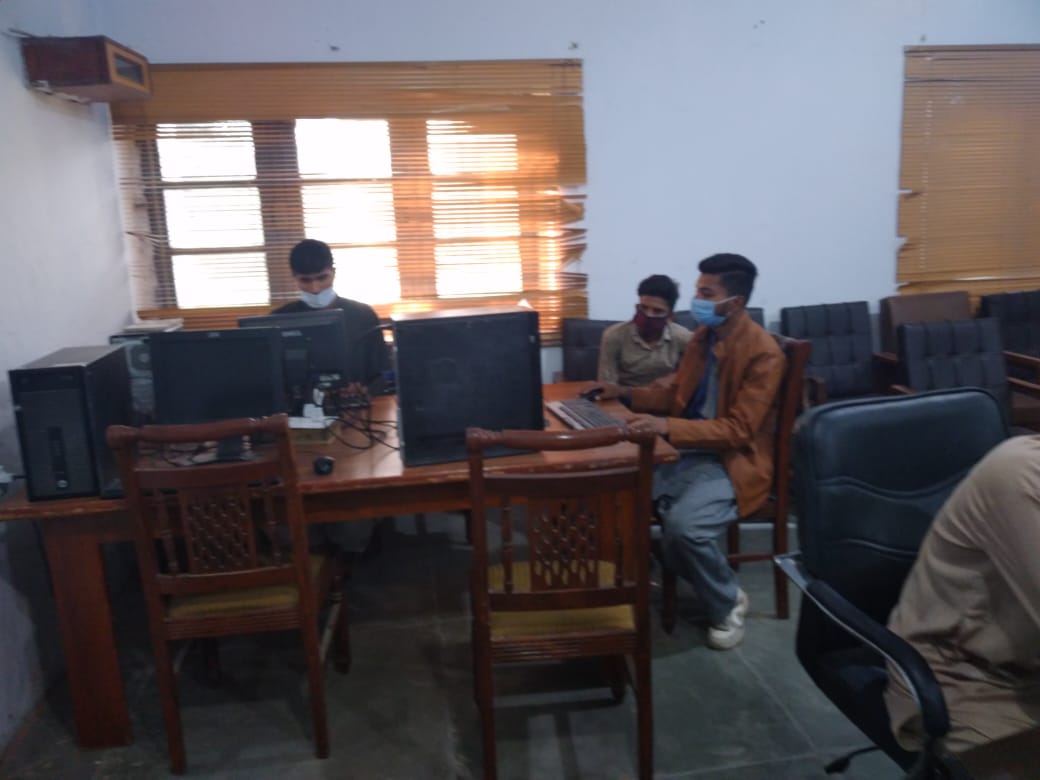 VTI_Multan_PVTC's tweet photo. #Library_Time
#Books_Reading
#Learning_through_internet https://t.co/Wai3HRVKNY
