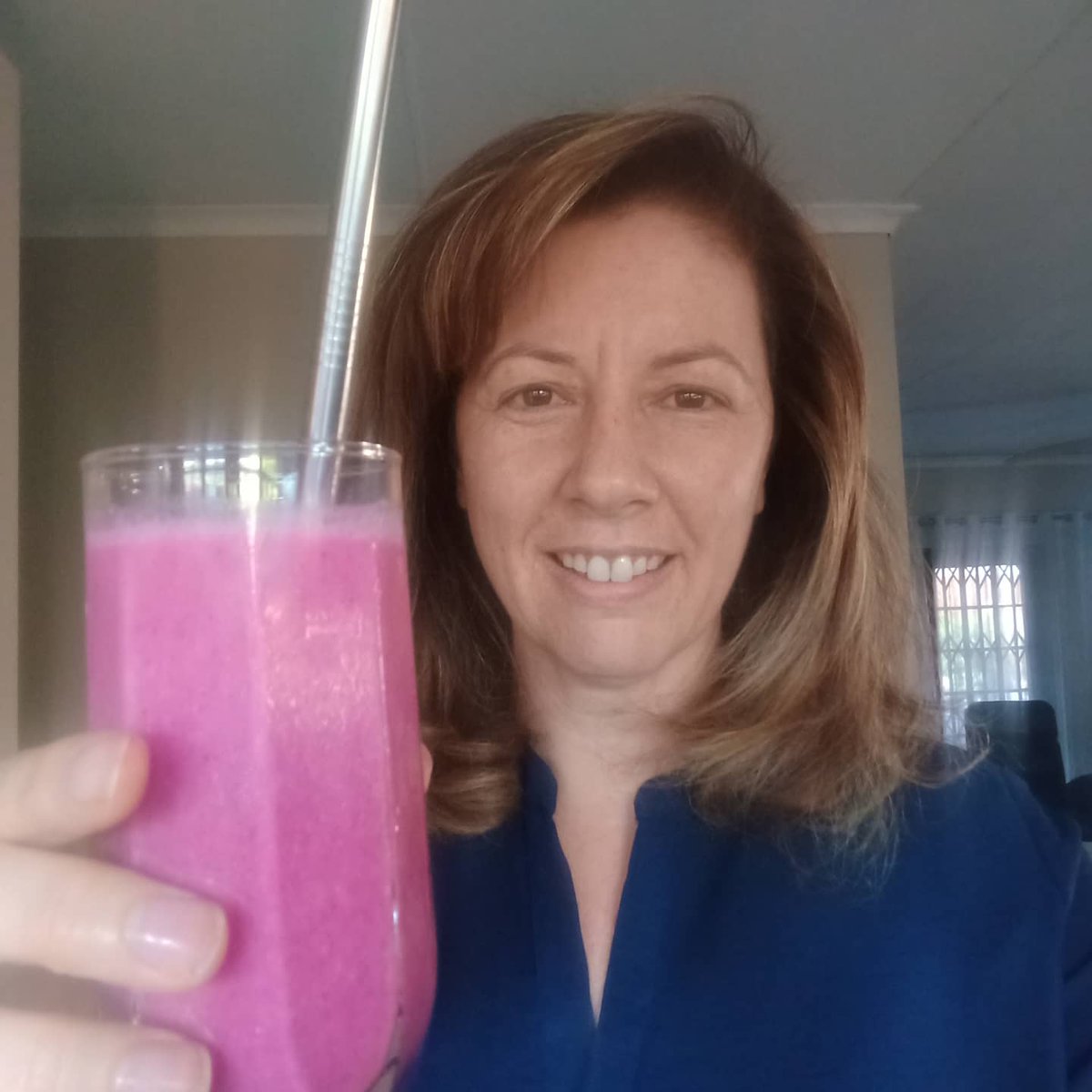 AdeleDR's tweet photo. When you just need a pink smoothie on a Friday morning! https://t.co/M5VysTCyXJ