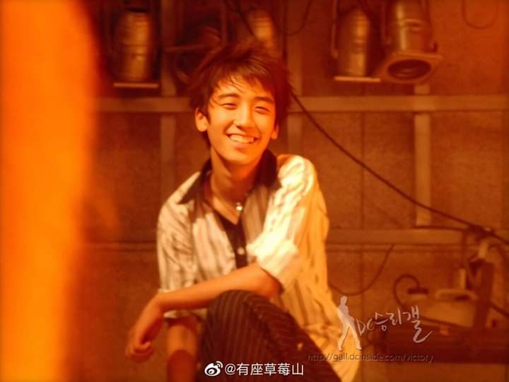 Dianitha_san's tweet photo. Encontré esta. No sé si sea correcto pero me gusta mucho. 🥺
#BIGBANG #LSH #Ri #RichardLee #RicardoLee #VictorRicardoLee https://t.co/TG7CWZf6GN