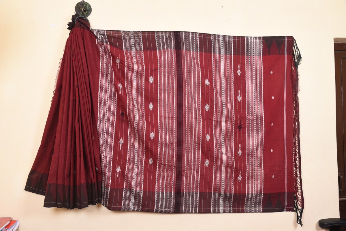 tdccol's tweet photo. Kotpad Handloom is a vegetable-dyed fabric woven by the tribal weavers of the Mirgan community of Kotpad village in Koraput, Odisha,India 

WE SUPPORT #ODISHAHANDLOOMS,  DO YOU?  

Order online: https://t.co/OyDZmBeO9f

#iwearhandloom #supporthandloomweavers #kotpadsarees https://t.co/N2aSFRw4nd