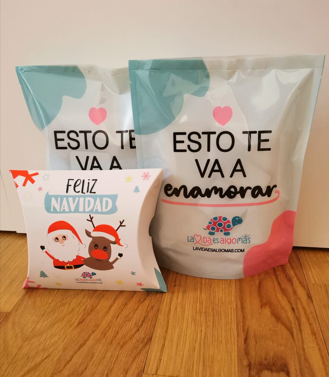 lavidaesalgomas's tweet photo. Enamorad@s❤️ de nuestro nuevo Packaging que acompañará vuestros pedidos 😊
Deseando que os encante tanto como a nosotr@s!!!❤️
🎄https://t.co/8gpu0QWztQ🎄
#lavidaesalgomas #packagingnavidad https://t.co/LyV3ZcohEV