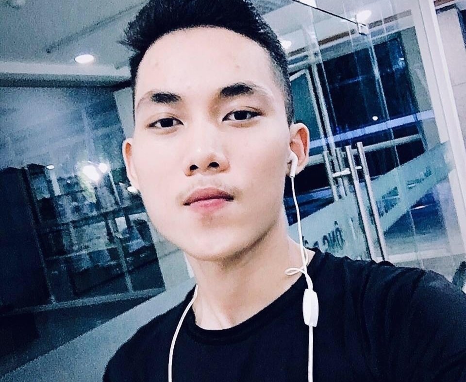 KN_Official07's tweet photo. _ He's Louis Nguyễn _ Gay Blue _ https://t.co/44kIx9OEU0