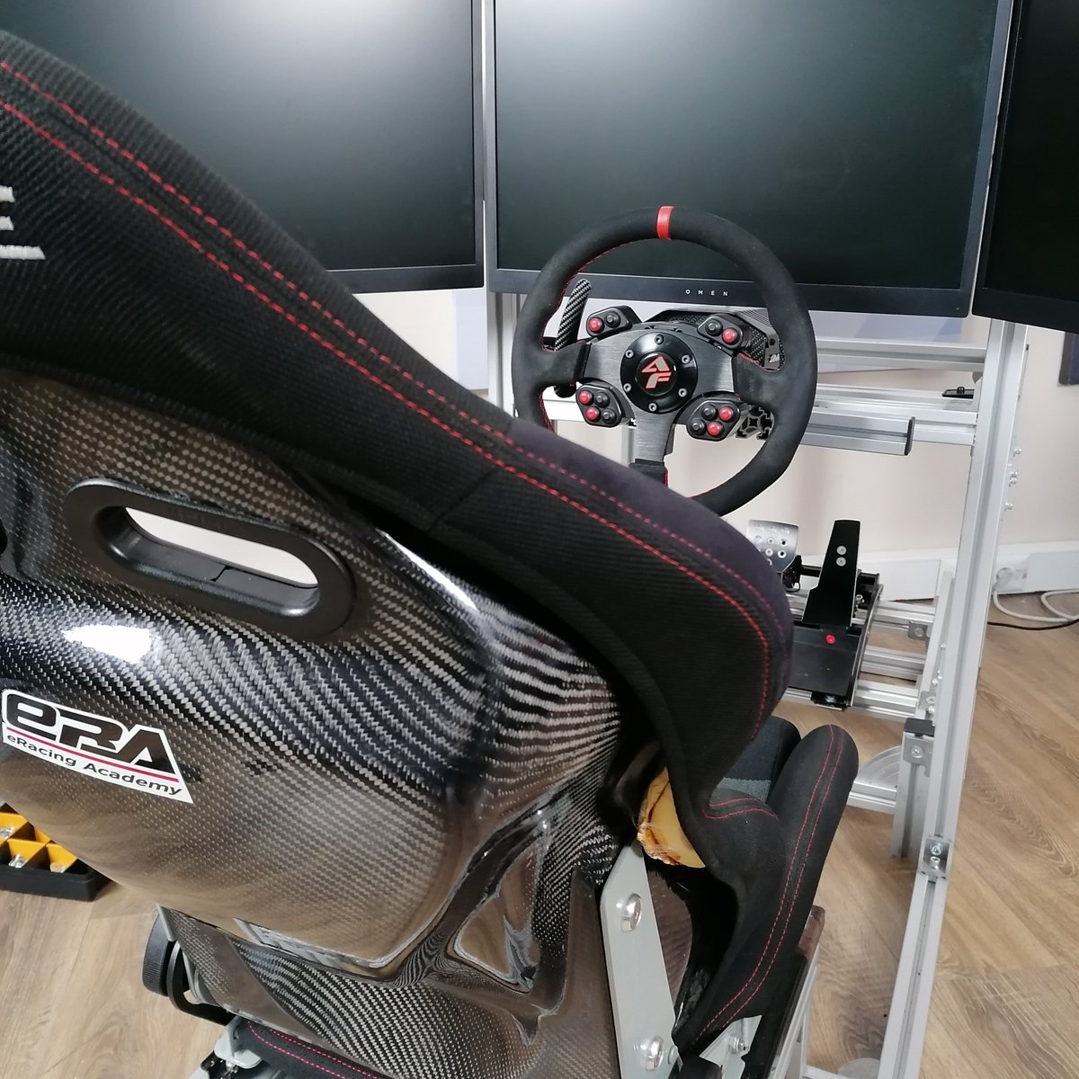 eRacingAcademy's tweet photo. Yeni stüdyomuza Accuforce V2 Pro'yu ve ilk kokpitimiz olan Era 00'ı kurmaya başladık. 

Aylar önce yayınladığımız Accuforce Pro v2 incelememizi izlemediyseniz,
Link : https://t.co/23ngfWOgiU

#simracing #eracingacademy #accuforce #simxperience https://t.co/j1IuzSDNMZ