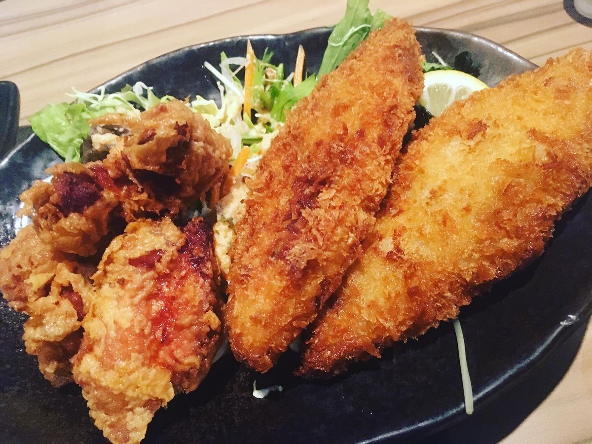 Masahiro Yamamoto 吉祥寺の素人居酒屋 Ichi で ラジオ番組収録前にランチタイム 日替わりランチ 唐揚げと白身フライの定食でドリンク付き700円は安いなぁ 全体的にボリュームが 笑