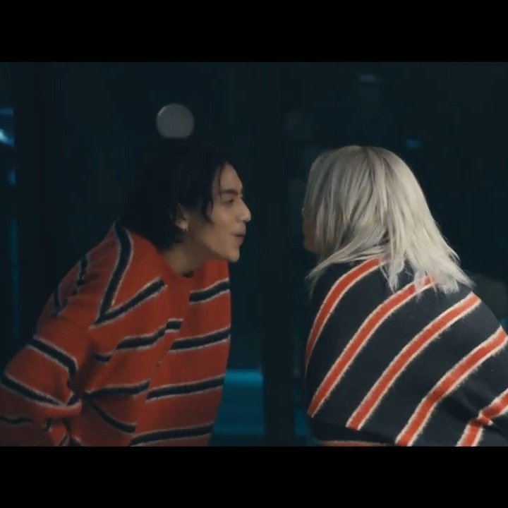 emjaybie's tweet photo. This is just an MV right? Why does it feel to real. 🥰 Gaaaaaaad Chaerin are you going to announce your wedding next? 😌
Looking at 5 Star MV makes me realize how single I am. 🥴
#CL5STAR https://t.co/R1CKpME1Gm