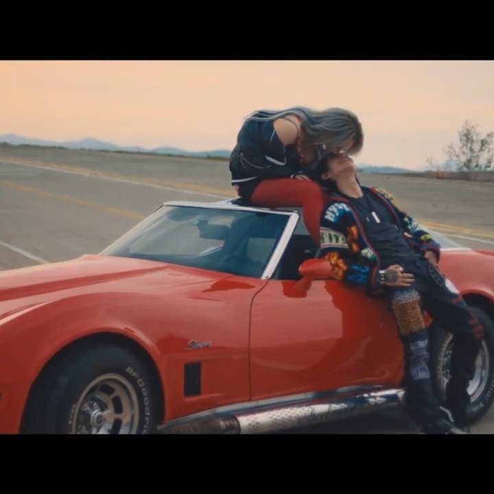 emjaybie's tweet photo. This is just an MV right? Why does it feel to real. 🥰 Gaaaaaaad Chaerin are you going to announce your wedding next? 😌
Looking at 5 Star MV makes me realize how single I am. 🥴
#CL5STAR https://t.co/R1CKpME1Gm