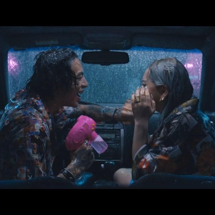 emjaybie's tweet photo. This is just an MV right? Why does it feel to real. 🥰 Gaaaaaaad Chaerin are you going to announce your wedding next? 😌
Looking at 5 Star MV makes me realize how single I am. 🥴
#CL5STAR https://t.co/R1CKpME1Gm