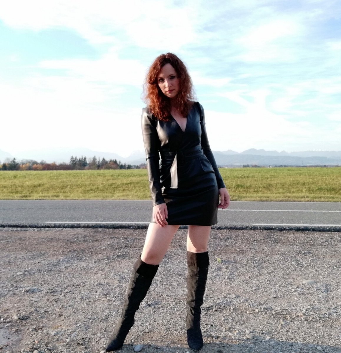 Good morning☺️ Weekend is coming!😍Stay healthy &amp; take care of yourself! 

#weekend #weekendmood #weekendiscoming #weekendvibes #friday #goodmorningfriends #stayhealthy #takecareofyourself #leatherdress #blackleather #minidress #leatherpicture #leathergirl #leatherlove #boots