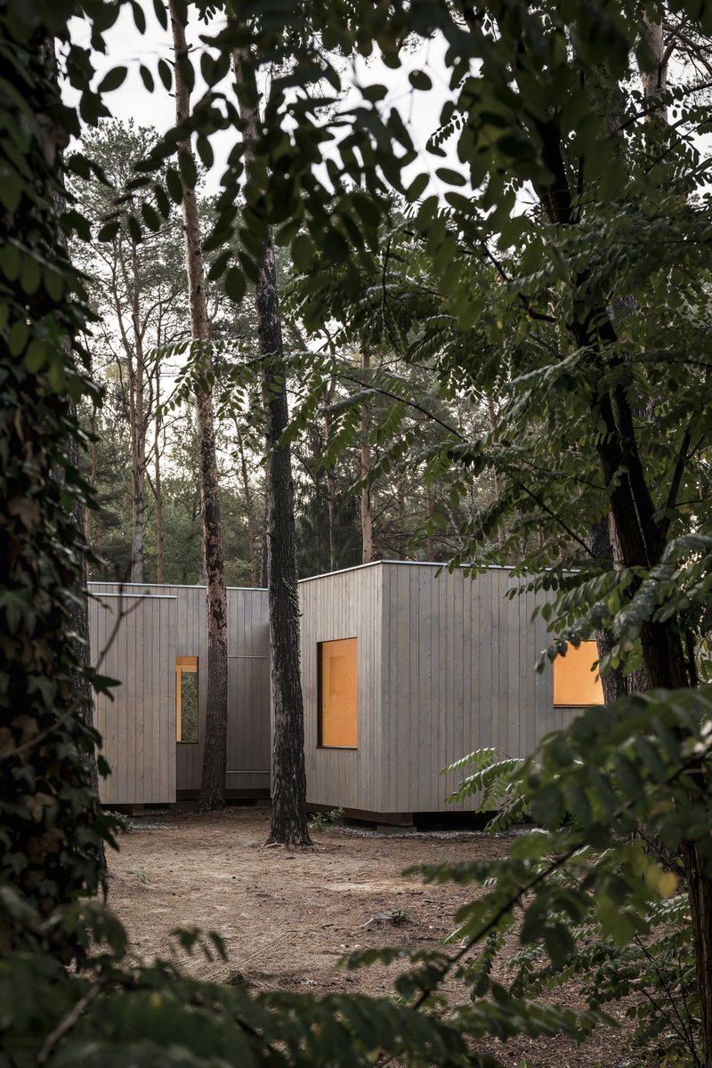 TheDesignStuff's tweet photo. This Forest House Will Completely Change Your Thinking Of Living In The Forest https://t.co/CgbNjsNiSs via @TheDesignStuff 

#architecture #GardenHouse #home #House #interior #vintagevsarchitecture #sustainablearchitecture #buildings #building #pergolas #stucco #construction https://t.co/tFD4YakDrg