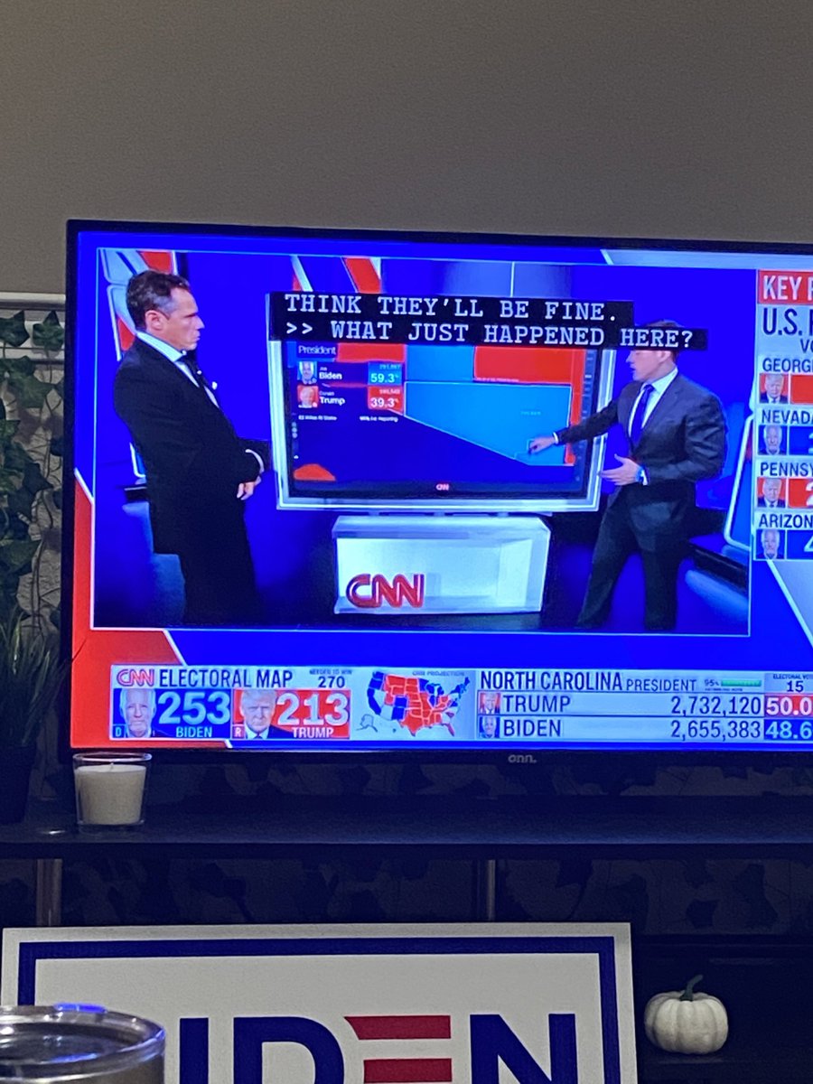 __raemae's tweet photo. The constant tension between Chris Cuomo and Phil Mattingly on CNN explained. You’re welcome. https://t.co/IWnhXLagUn